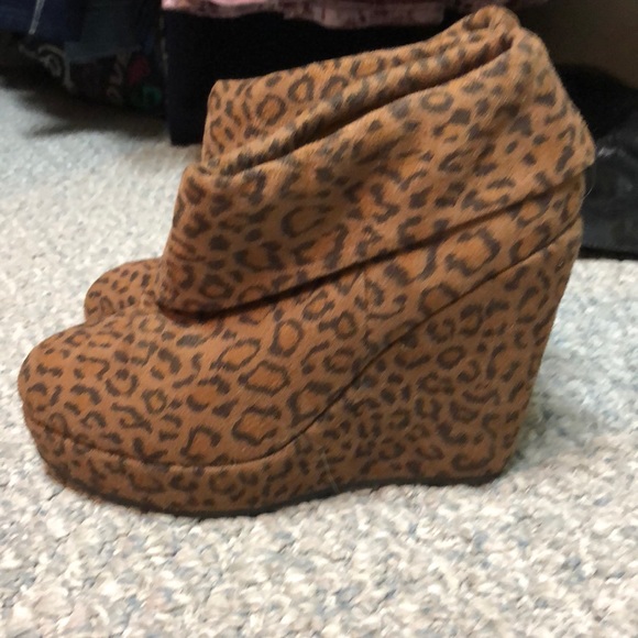 Cheetah booties - Picture 2 of 4